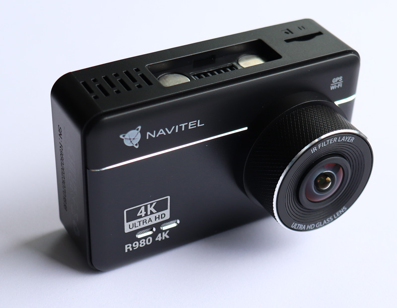 ak-navitel-r980-detail