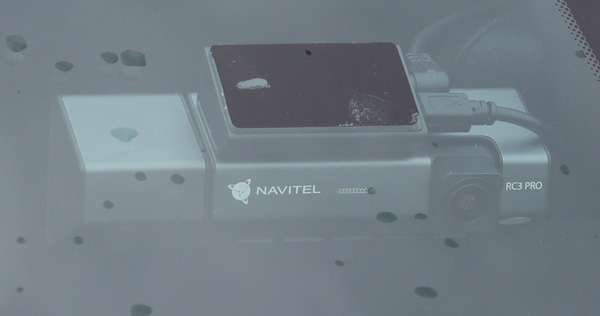 ak-navitel-rc3-zvenku